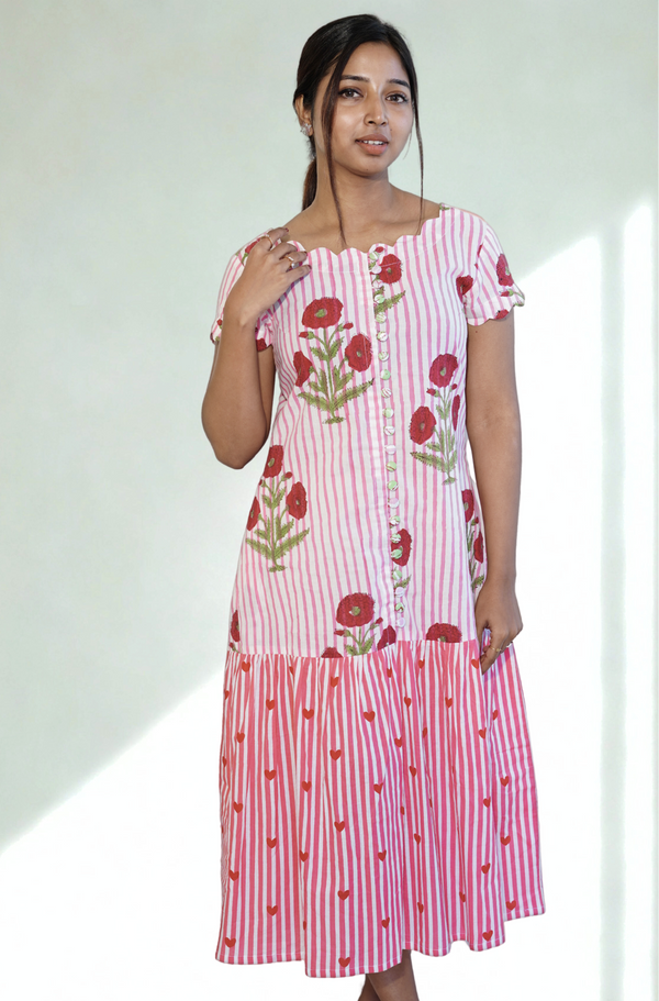 Poppy pink Scalloped neck dress