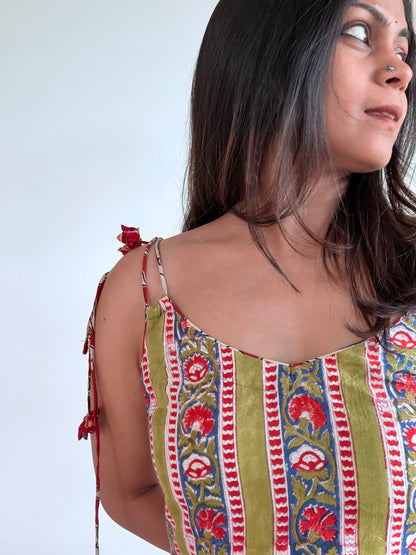 GREEN EUROPEAN WAIST TASSELS DRESS
